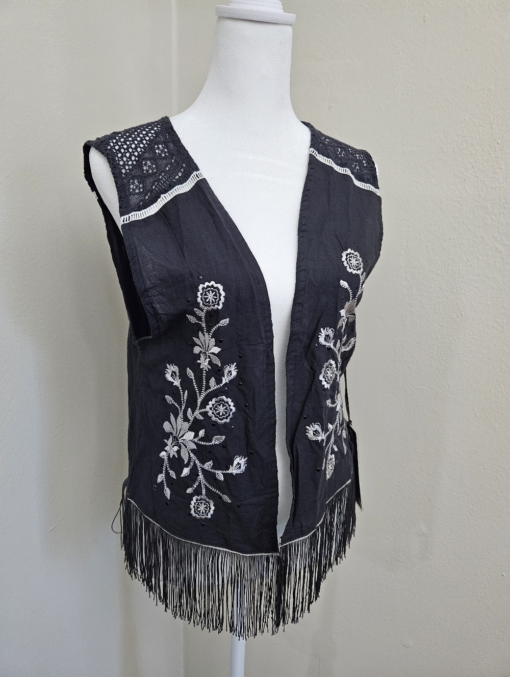 Rock & Roll Cowgirl Embroidered Fringe Vest - Charcoal Gray
